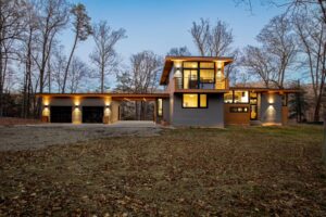 42040 Custom Silverton Ext VA (2)